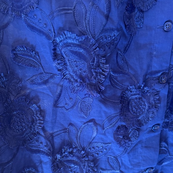 Chico's Cobalt Blue Floral Appliqué Puff-Sleeve Button Up Scoop Neck Blouse -XL - Picture 7 of 15